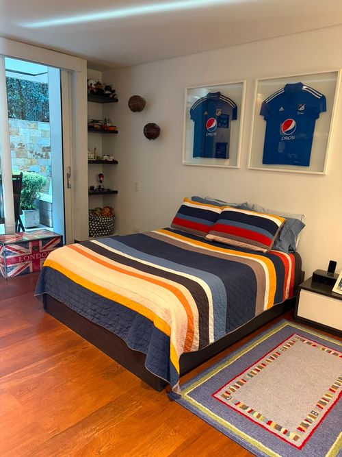 Apartamento de 3 alcobas en venta en Los Rosales, Bogotá, 440 m² · foto 4 de 11