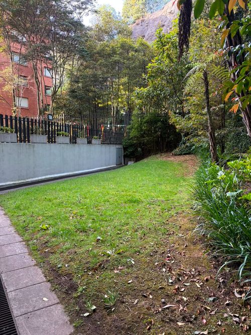 Apartamento de 3 alcobas en venta en Los Rosales, Bogotá, 440 m² · foto 9 de 11