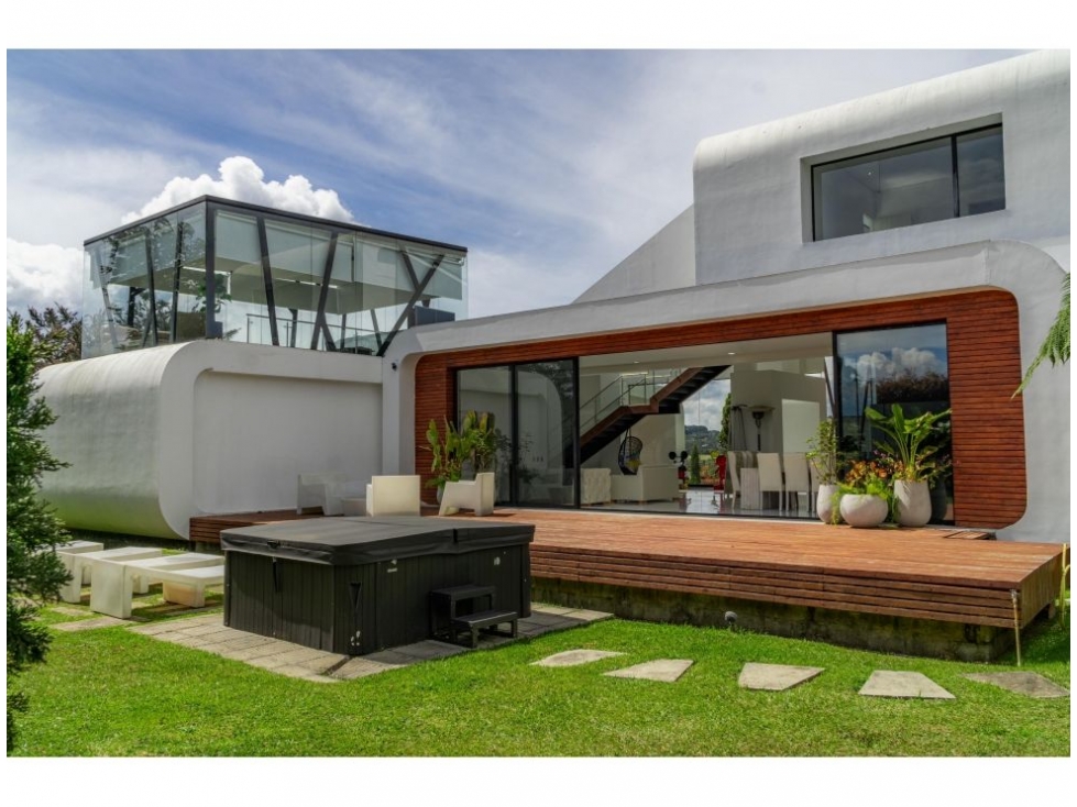 4BR House in El Poblado (1783 m²) for Sale