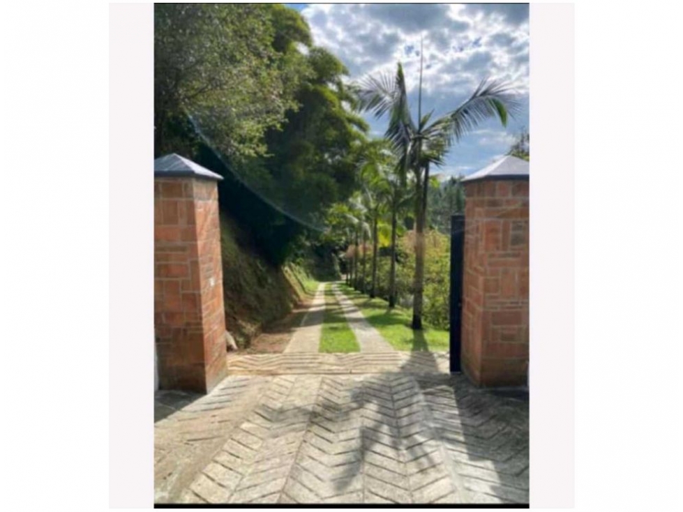 3BR House in Abreo for Sale - 2