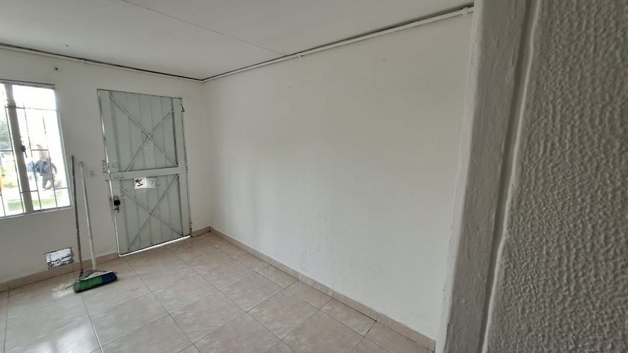 Casa de 4 alcobas en venta en Ciudad Latina Et. Ii, Soacha, 60 m² · foto 2 de 16