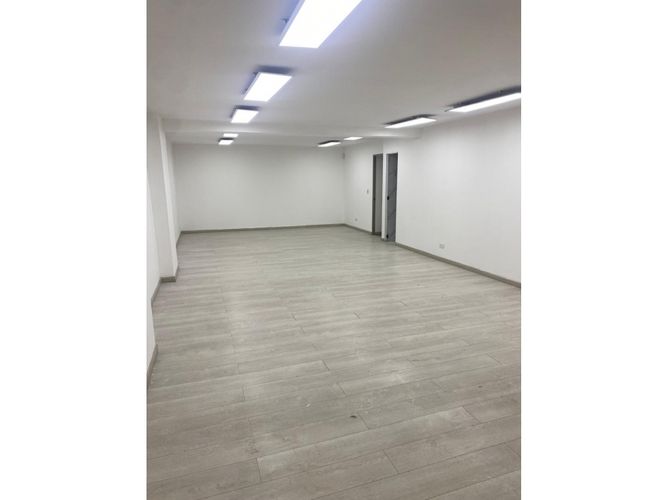 Edificio en arriendo en Santa Monica, Cali, 425 m² · foto 4 de 14