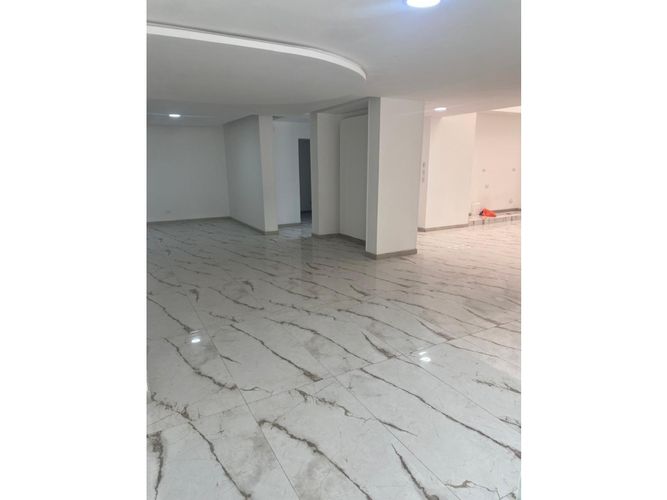 Edificio en arriendo en Santa Monica, Cali, 425 m² · foto 5 de 14