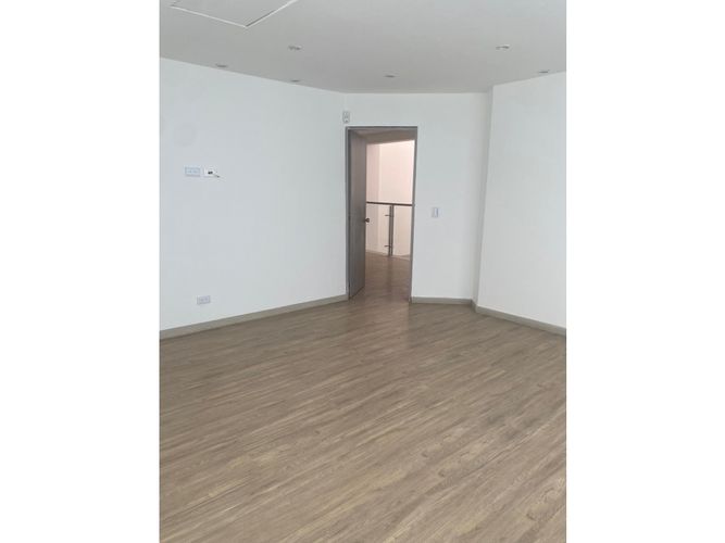 Edificio en arriendo en Santa Monica, Cali, 425 m² · foto 7 de 14