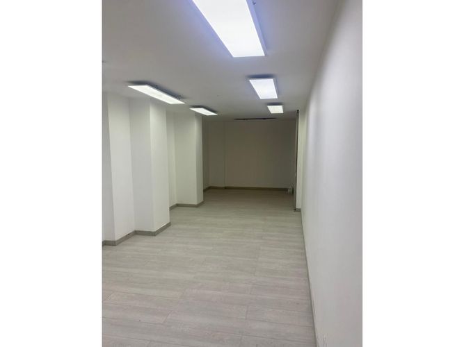 Edificio en arriendo en Santa Monica, Cali, 425 m² · foto 9 de 14