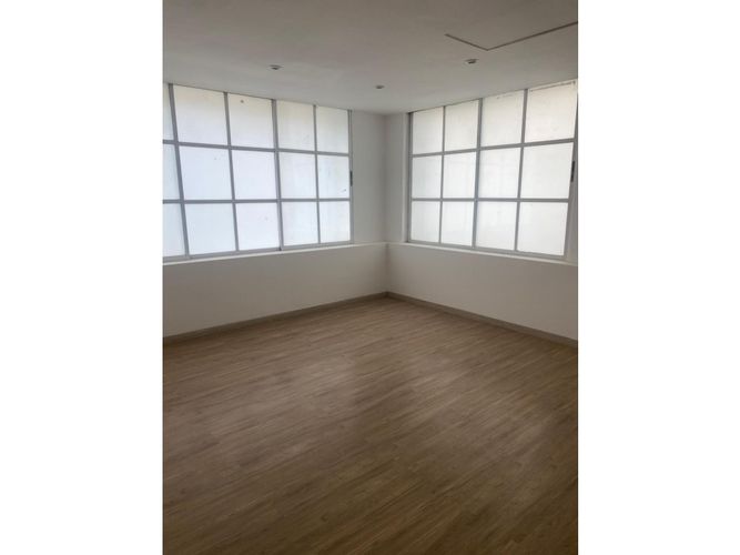 Edificio en arriendo en Santa Monica, Cali, 425 m² · foto 13 de 14