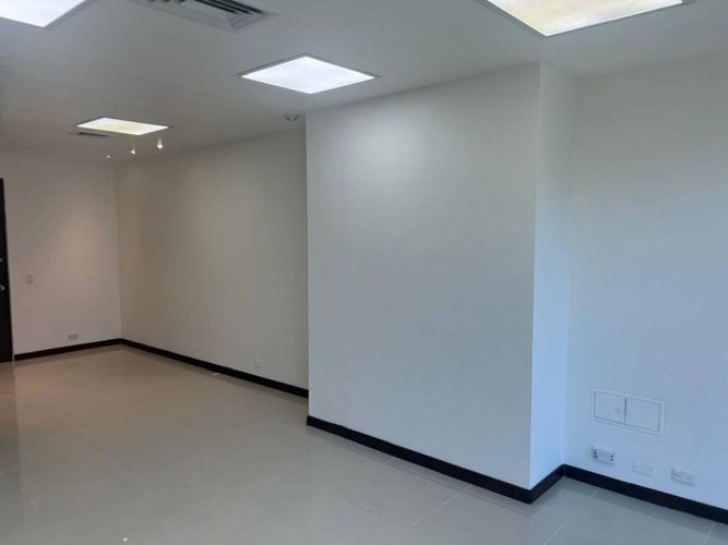 Oficina en arriendo en El Tesoro, Medellín, 34 m² · foto 7 de 16