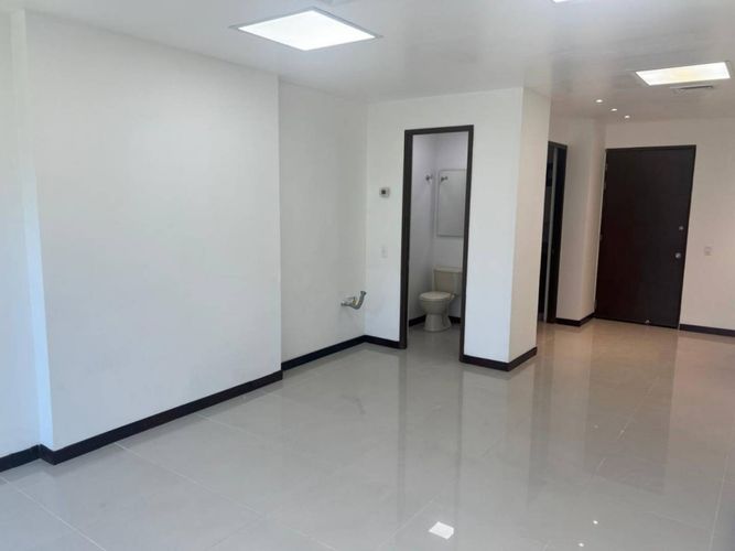 Oficina en arriendo en El Tesoro, Medellín, 34 m² · foto 10 de 16