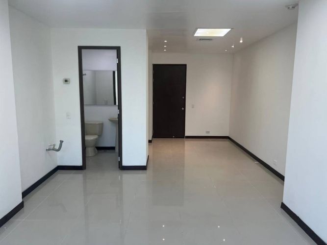 Oficina en arriendo en El Tesoro, Medellín, 34 m² · foto 12 de 16
