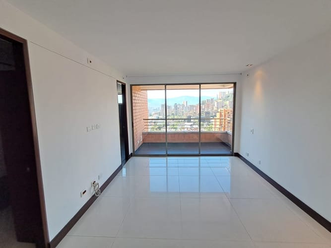 Apartamento en arriendo en El Poblado, Medellín · foto 2 de 8