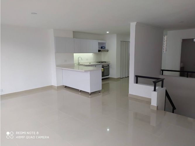 Apartamento de 3 alcobas en venta en Versalles, Cali, 143 m² · foto 2 de 14