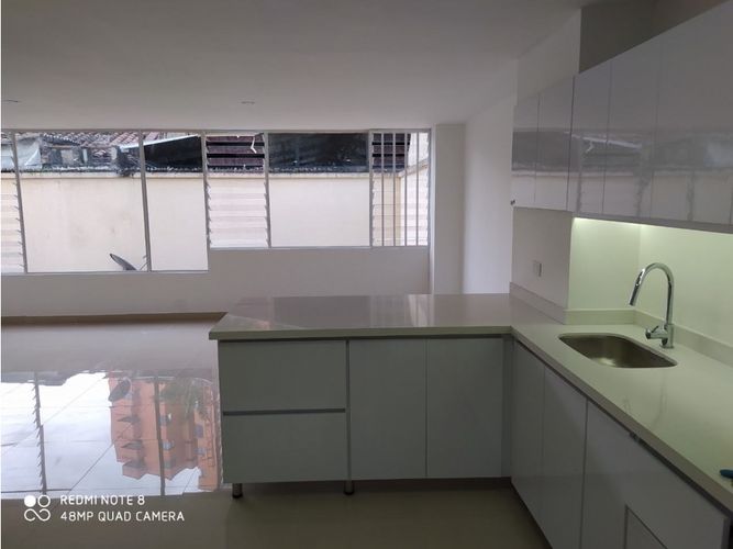 Apartamento de 3 alcobas en venta en Versalles, Cali, 143 m² · foto 3 de 14