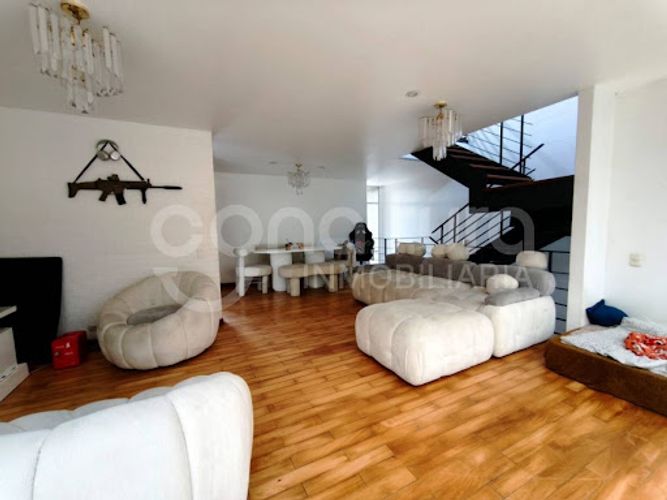 Casa de 3 alcobas en venta en Las Palmas, Medellín, 183 m² · foto 7 de 17