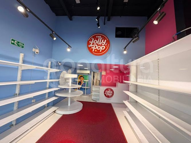 Local en venta en Los Colores, Medellín, 28 m² · foto 2 de 8