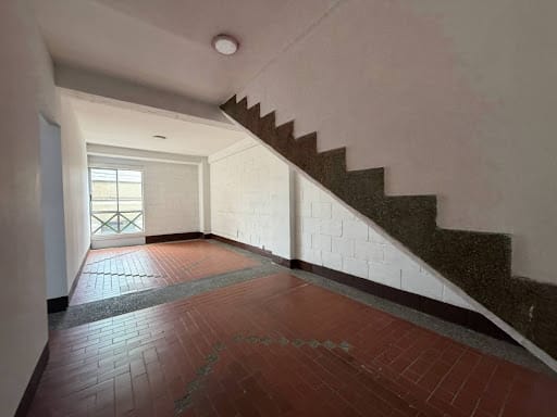 Bodega en arriendo en Guayabal, Medellín, 160 m² · foto 2 de 8