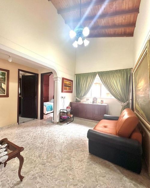 Casa de 4 alcobas en venta en Cañaveral, Bucaramanga, 377 m² · foto 6 de 16