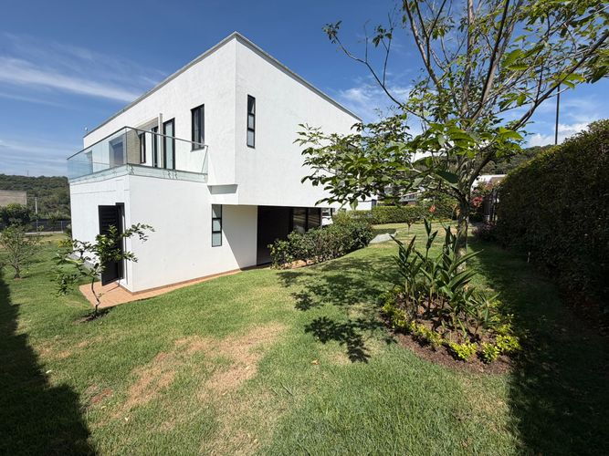 Casa de 4 alcobas en venta en Pance, Cali, 380 m² · foto 2 de 19