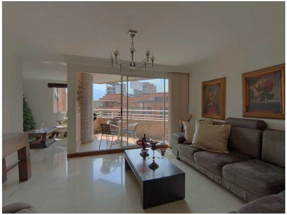 Apartamento de 3 alcobas en venta en Las Acacias, Medellín, 133 m² · foto 3 de 16