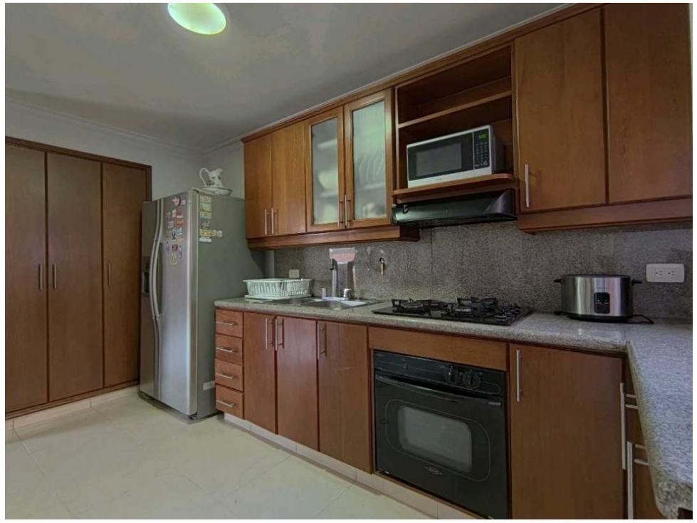 Apartamento de 3 alcobas en venta en Las Acacias, Medellín, 133 m² · foto 6 de 16