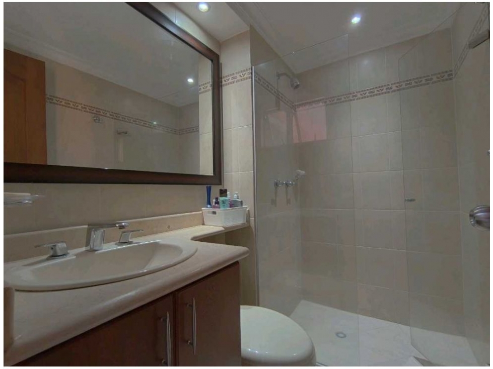 Apartamento de 3 alcobas en venta en Las Acacias, Medellín, 133 m² · foto 12 de 16