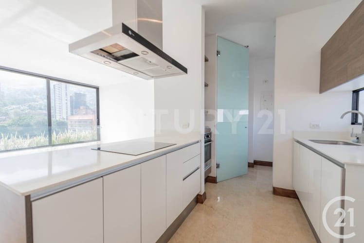 Apartamento de 2 alcobas en arriendo en San Lucas, Medellín, 100 m² · foto 4 de 16