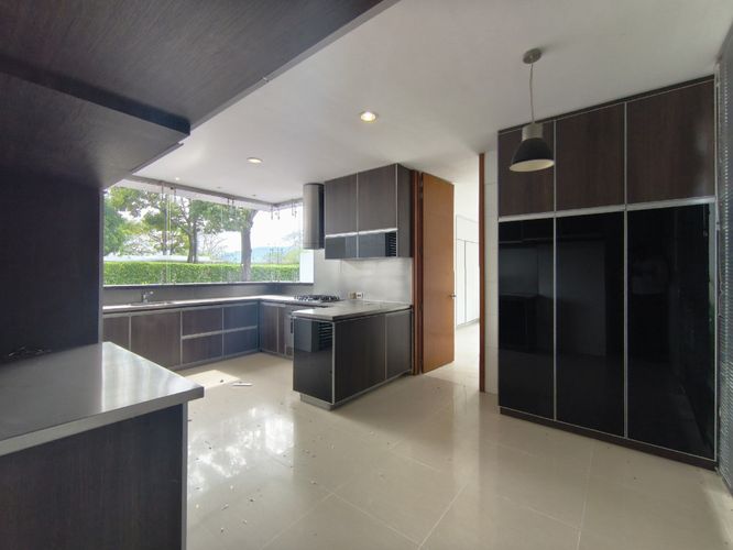 Casa de 5 alcobas en venta en La Riviera, Cúcuta, 350 m² · foto 2 de 19