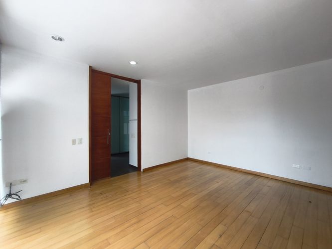 Casa de 5 alcobas en venta en La Riviera, Cúcuta, 350 m² · foto 7 de 19
