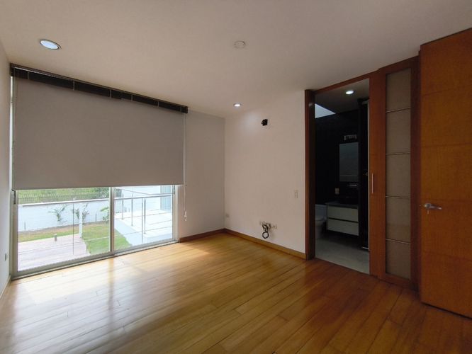 Casa de 5 alcobas en venta en La Riviera, Cúcuta, 350 m² · foto 9 de 19
