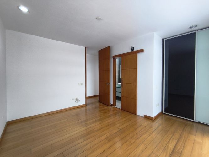 Casa de 5 alcobas en venta en La Riviera, Cúcuta, 350 m² · foto 14 de 19