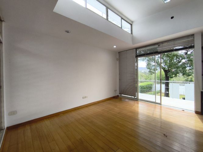Casa de 5 alcobas en venta en La Riviera, Cúcuta, 350 m² · foto 16 de 19