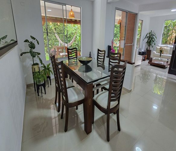 Casa de 3 alcobas en venta en Las Mercedes, Jamundí, 228 m² · foto 2 de 24