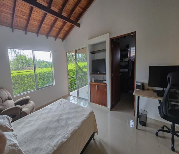 Casa de 3 alcobas en venta en Las Mercedes, Jamundí, 228 m² · foto 12 de 24