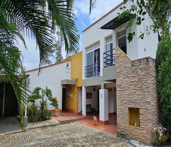 Casa de 3 alcobas en venta en Las Mercedes, Jamundí, 1521 m² · foto 2 de 22