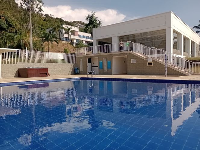 Casa de 4 alcobas en venta en San Antonio, Jamundí, 1735 m² · foto 2 de 24