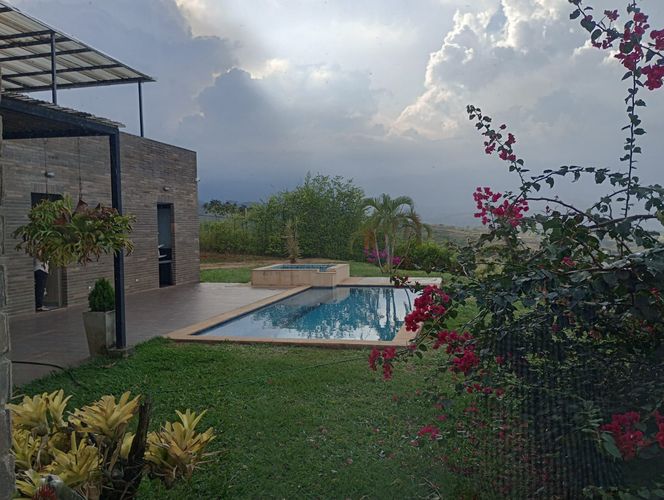 Casa de 4 alcobas en venta en San Antonio, Jamundí, 1735 m² · foto 4 de 24