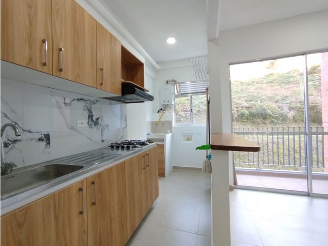 Apartamento de 2 alcobas en venta en Fontibon, Medellín, 64 m² · foto 3 de 10