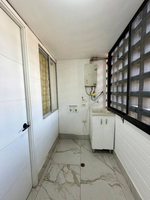 Apartamento de 4 alcobas en venta en Loma De La Doctora, Sabaneta, 98 m² · foto 4 de 16