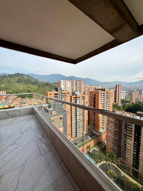 Apartamento de 4 alcobas en venta en Loma De La Doctora, Sabaneta, 98 m² · foto 6 de 16