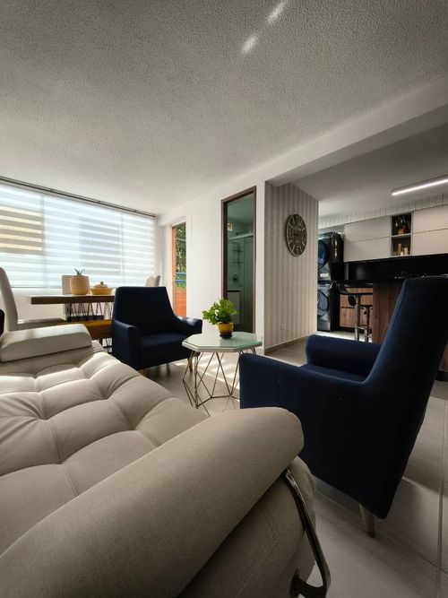 Apartamento de 2 alcobas en arriendo en El Diamante No. 2, Medellín, 82 m² · foto 2 de 23