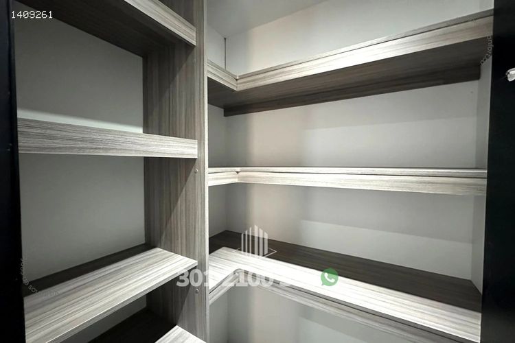 Apartamento de 3 alcobas en arriendo en Los Parra, Medellín, 140 m² · foto 19 de 24