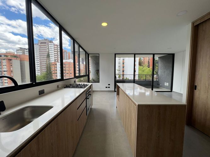 Apartamento de 2 alcobas en arriendo en El Poblado, Medellín, 88 m² · foto 5 de 16