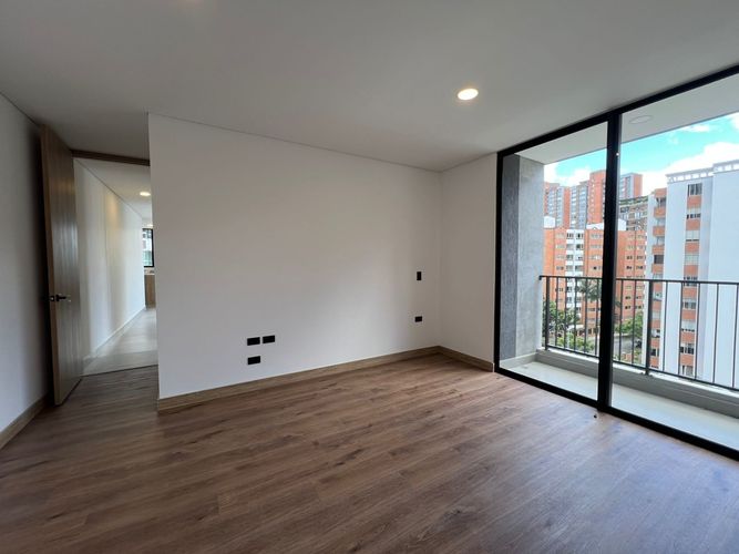 Apartamento de 2 alcobas en arriendo en El Poblado, Medellín, 88 m² · foto 9 de 16