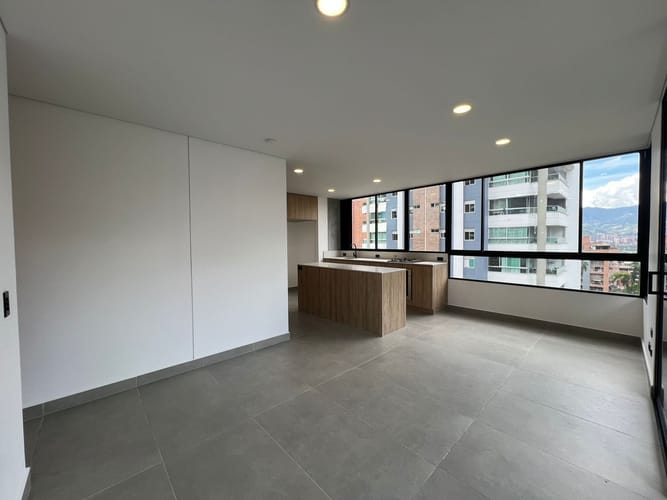 Apartamento de 2 alcobas en arriendo en El Poblado, Medellín, 88 m² · foto 3 de 16