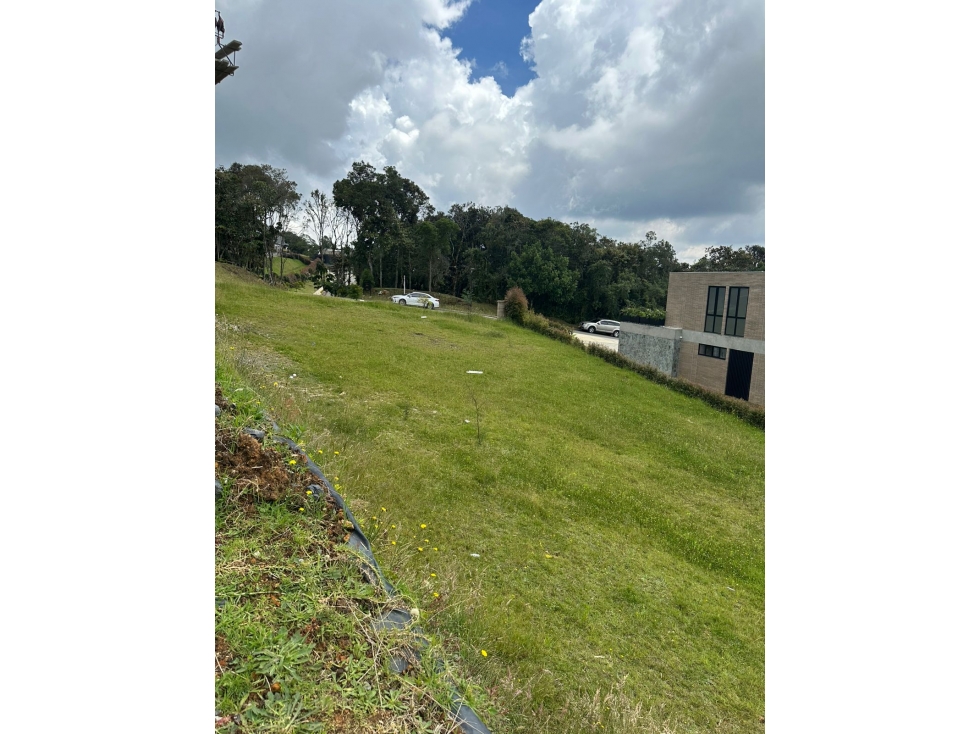 Land in El Poblado (1215 m²) for Sale - 3