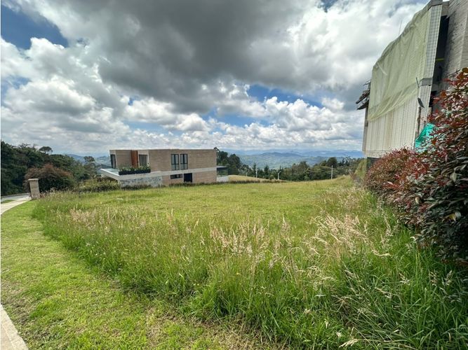 Lote en venta en El Poblado, Envigado, 1215 m² · foto 5 de 7