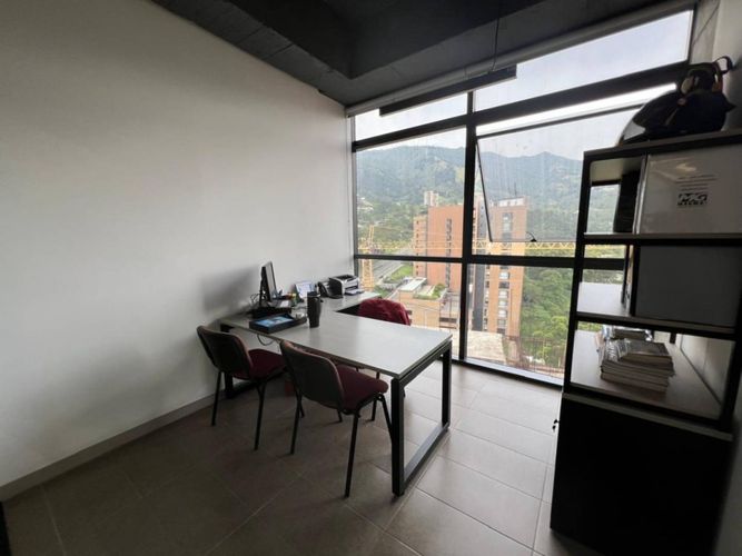 Oficina en arriendo en Las Palmas, Medellín, 245 m² · foto 3 de 21