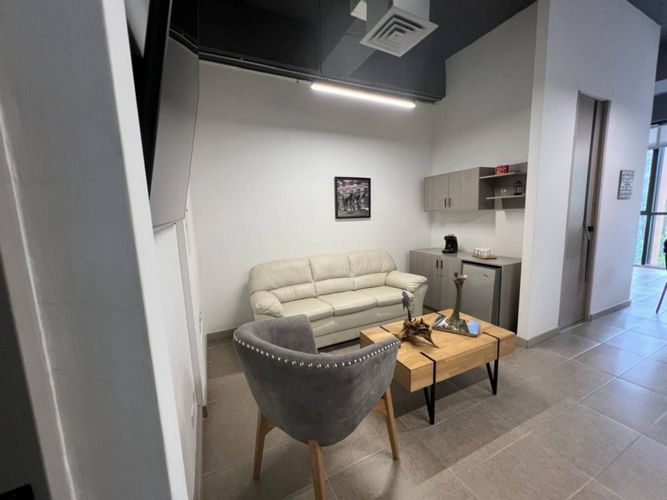 Oficina en arriendo en Las Palmas, Medellín, 245 m² · foto 13 de 21