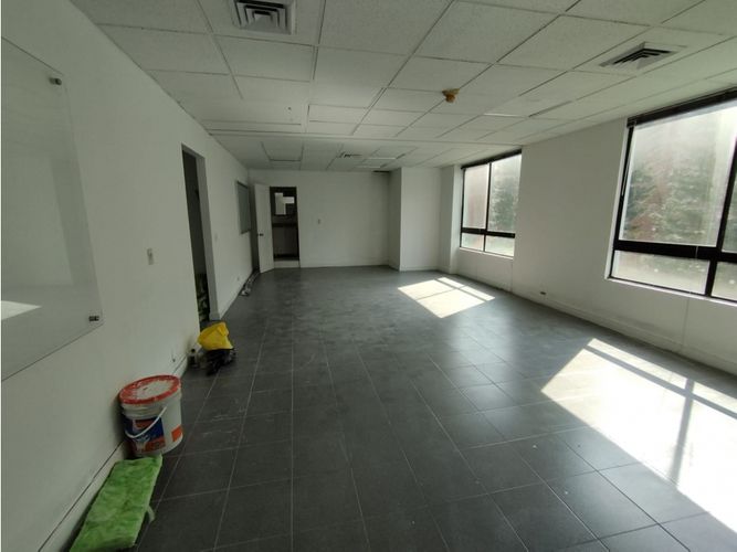 Oficina en venta en La Aguacatala, Medellín, 40 m² · foto 4 de 7