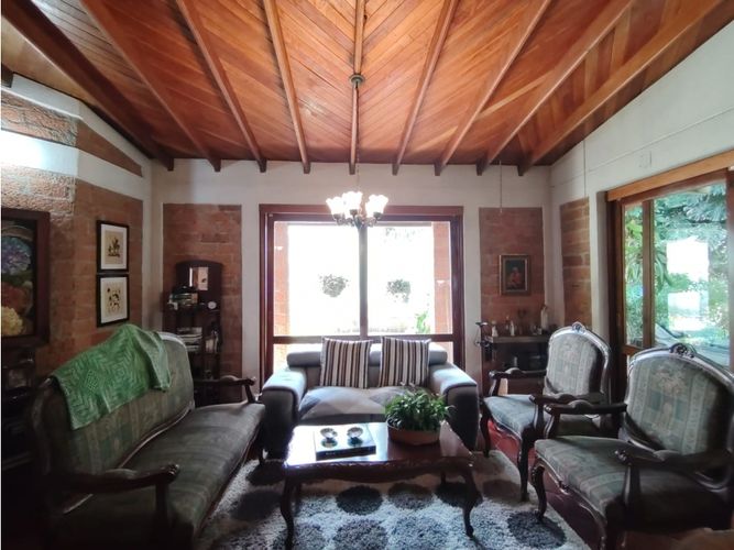 Casa de 5 alcobas en venta en San Jose, La Estrella, 257 m² · foto 3 de 14