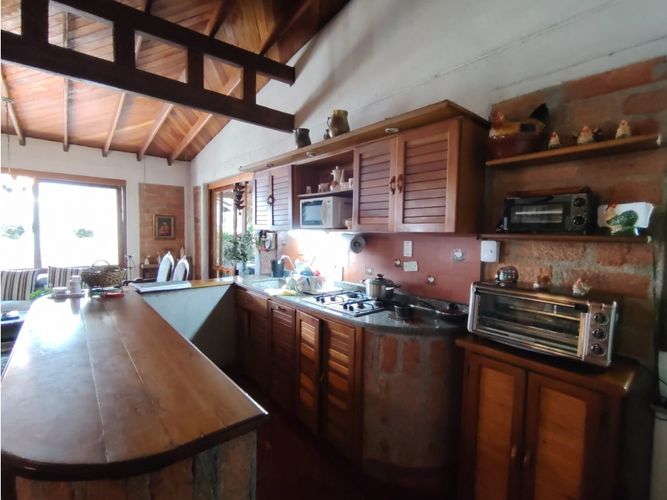 Casa de 5 alcobas en venta en San Jose, La Estrella, 257 m² · foto 4 de 14